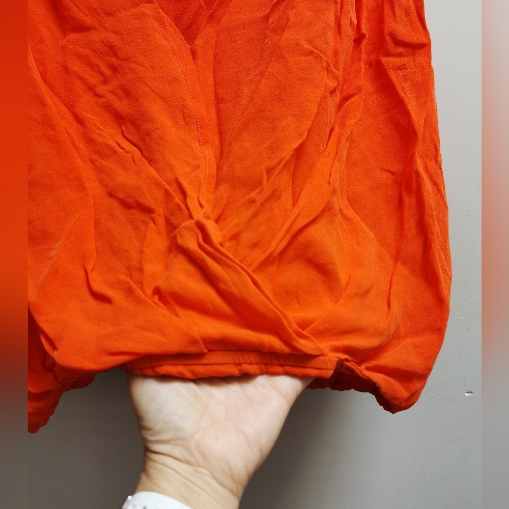 Alice and Olivia Orange top sleveless elastic waist, Lined, 100 % silk ptp 20.5" - Picture 4 of 7